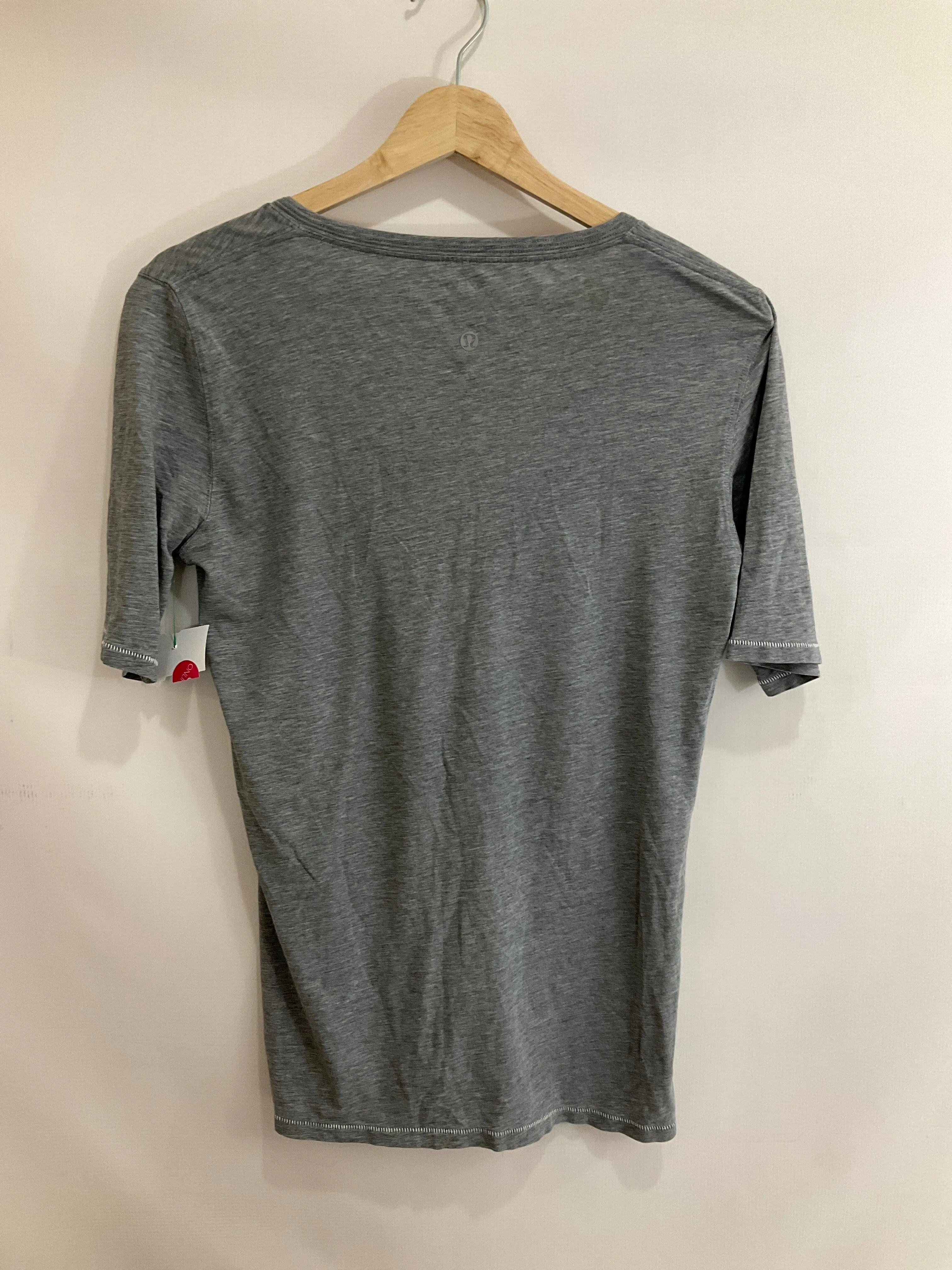 Athletic Top Short Sleeve By Lululemon In Grey, Size: 6